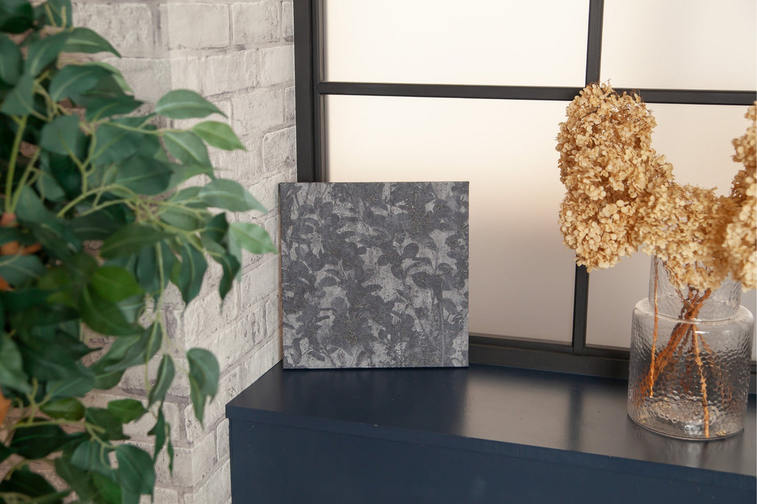 壁紙で、壁を飾るという発想。